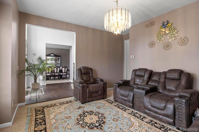 FORMAL LIVING ROOM | Image 14