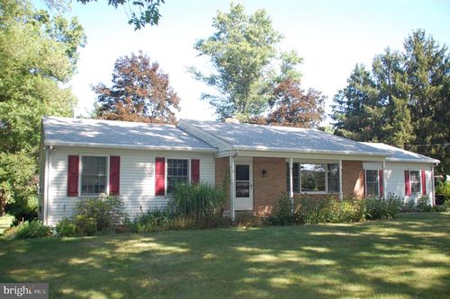 883 Kulp Rd, PERKIOMENVILLE, PA, 18074-9667 | Card Image