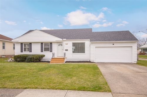 13600 Royal Blvd, Garfield Heights, OH, 44125-3230 | Card Image
