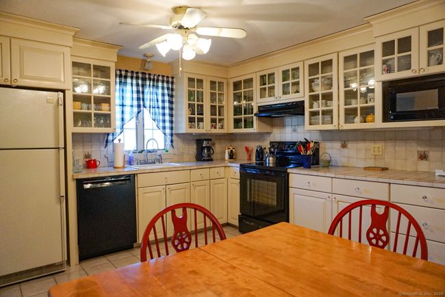 2 Oxford Dr, House other with 3 bedrooms, 1 bathrooms and null parking in Middlefield CT | Image 22