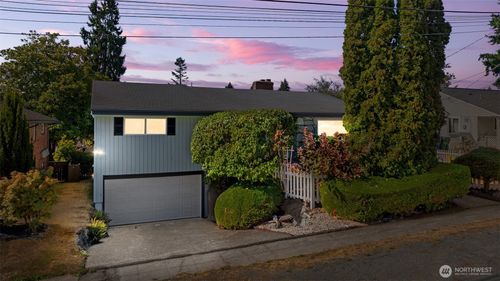 12225 Palatine Ave N, Seattle, WA, 98133-8113 | Card Image