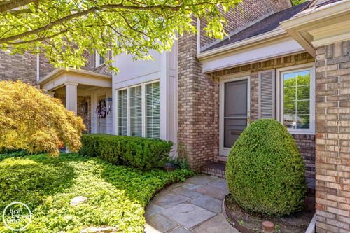 12 Rose Terrace St, Grosse Pointe Farms, MI, 48236-3766 | Card Image