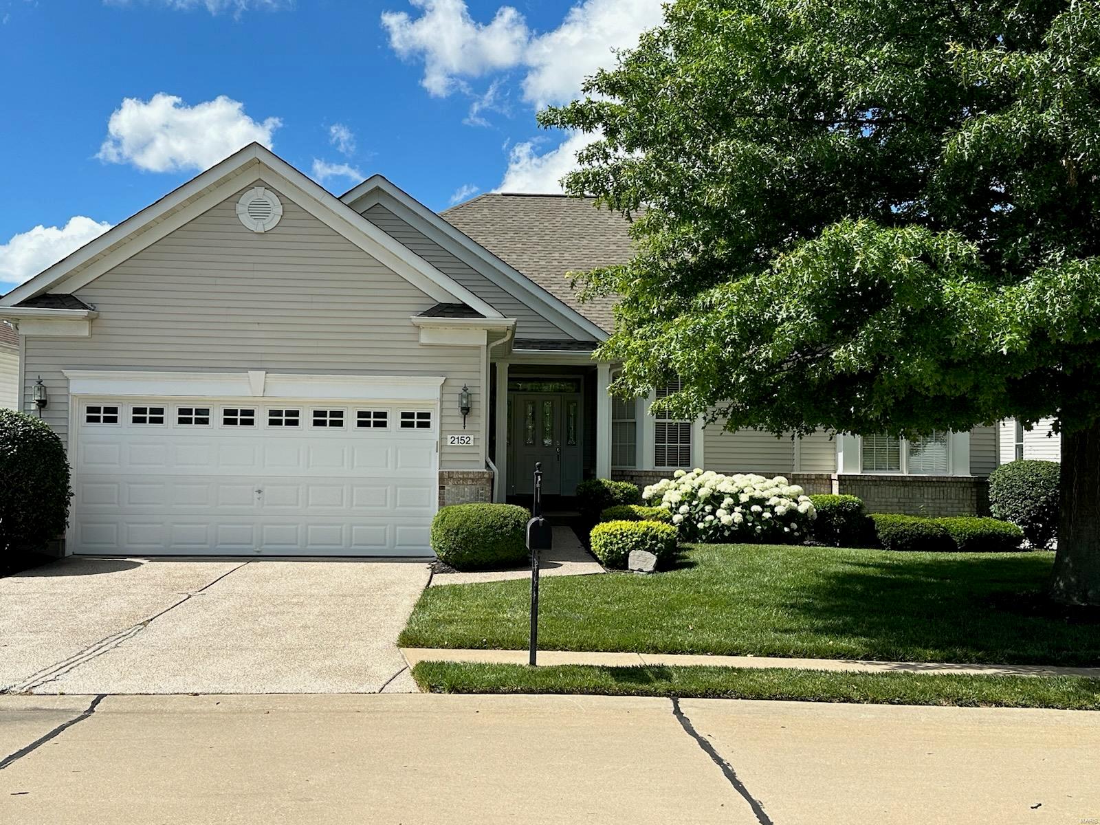 Hawks Landing Dr, Lake Saint Louis, MO 63367