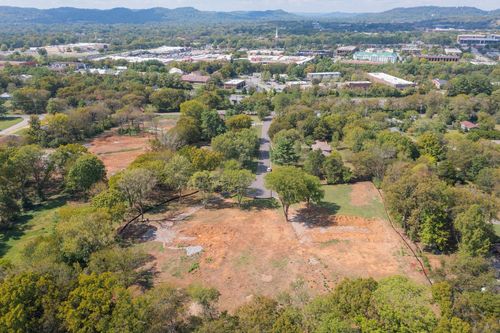 9013 Karen Ct, Brentwood, TN, 37027-5217 | Card Image