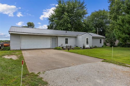 3135 115th St, Riverside, IA, 52327-9692 | Card Image