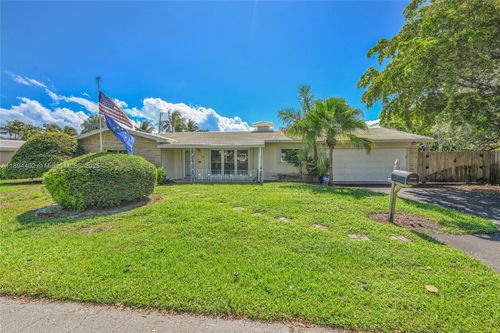 2750 Se 3rd St, Pompano Beach, FL, 33062-5406 | Card Image