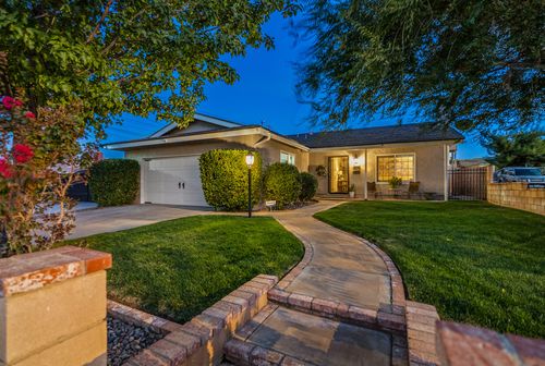 5560 W Avenue M4, Quartz Hill, CA, 93536 | Card Image