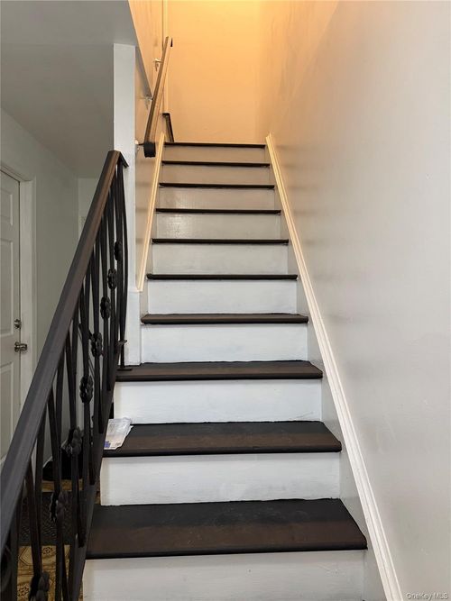 9320 243rd Street, New York, NY, 11426 | Card Image