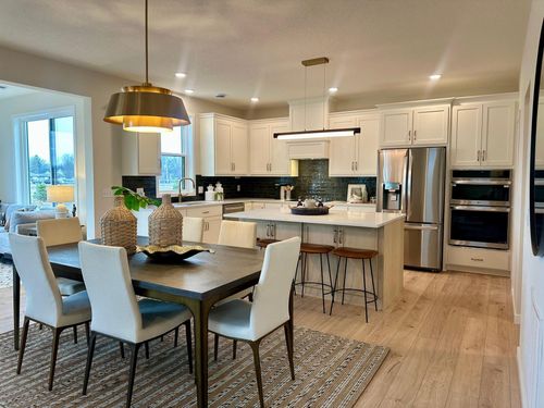 3480 Knightsbridge Trl N, Lake Elmo, MN, 55042-5524 | Card Image