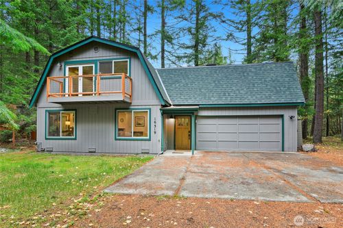 16319 Alpine Dr E, Enumclaw, WA, 98022-8043 | Card Image