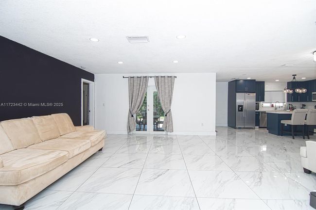 8612 Miramar Blvd, House other with 4 bedrooms, 2 bathrooms and null parking in Miramar FL | Image 7