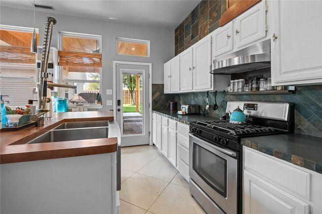 Tons of storage | Image 6