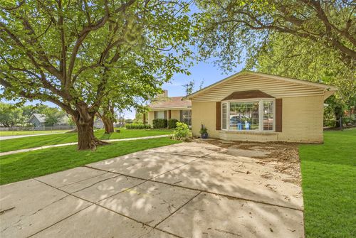 151 Chestnut St, Aledo, TX, 76008-4349 | Card Image