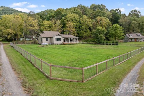 204 Mountain Spring Ln, Canton, NC, 28716-8038 | Card Image