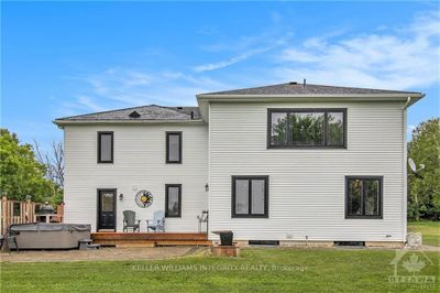 980 Black Rd, House other with 4 bedrooms, 3 bathrooms and 10 parking in Oxford Station ON | Image 3