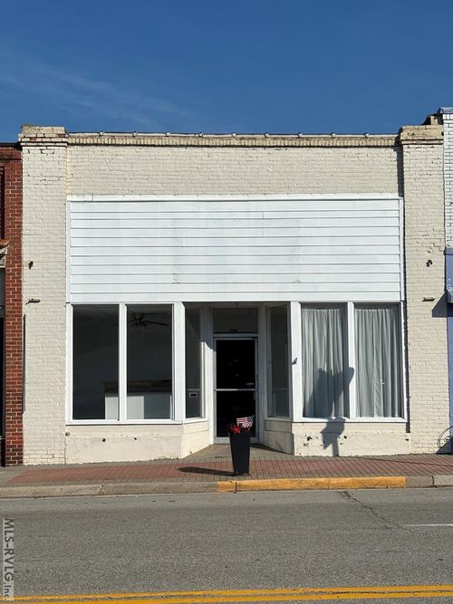 124 S Broad St, Kenbridge, VA, 23944-2143 | Card Image