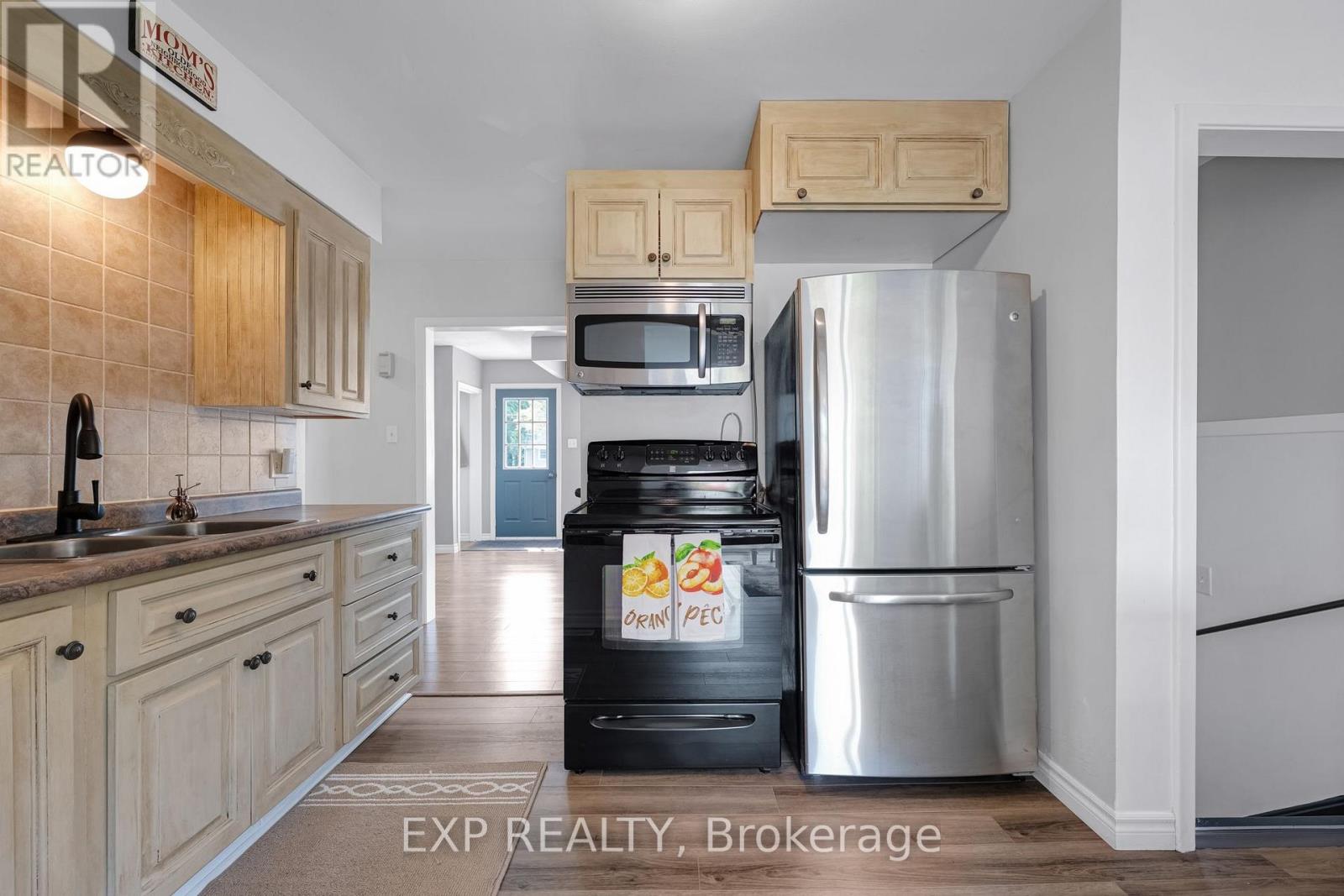 Residential in Innisfil (Stroud) 3