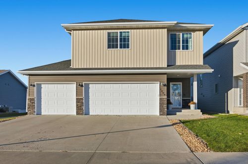 5869 55th Ave S, Fargo, ND, 58104-5674 | Card Image