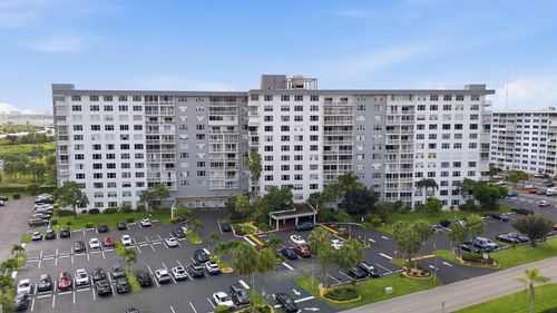 310-3800 Hillcrest Dr, Hollywood, FL, 33021-7976 | Card Image