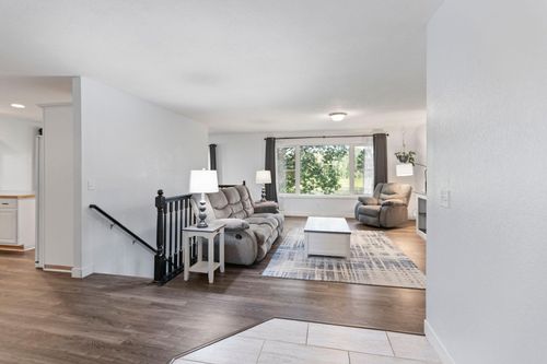 3102 8th Ave Nw, Faribault, MN, 55021-2340 | Card Image