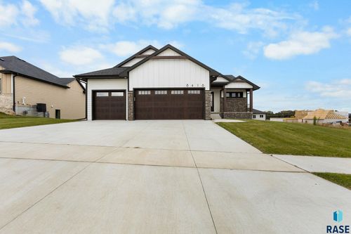 8416 E Spearfish Ct, Sioux Falls, SD, 57110-2857 | Card Image