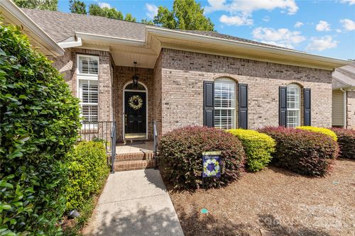 2910 Windsor Meadow Ln, Matthews, NC, 28105-4113 | Card Image