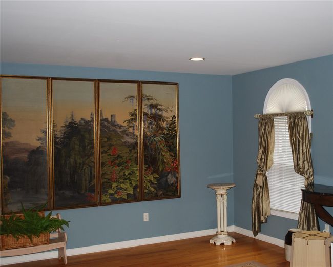 Front Parlor Room | Image 7