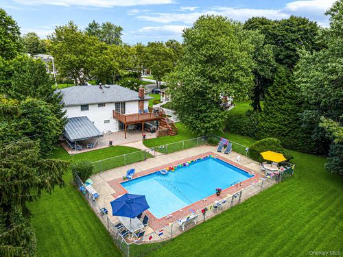 212 Cedrus Ave, East Northport, NY, 11731-4512 | Card Image