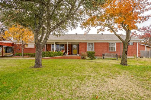 205 W Ridge Rd, Weatherford, TX, 76086-5166 | Card Image