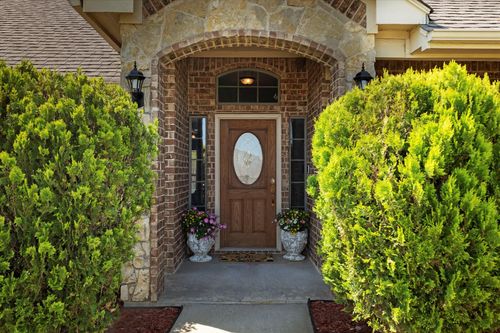 2016 Big Springs Dr, Joshua, TX, 76058-5794 | Card Image