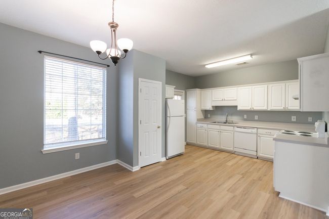 120 Brentwood Dr, Condo with 3 bedrooms, 3 bathrooms and null parking in Newnan GA | Image 8