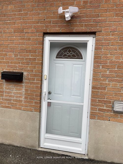 lower-1566 Northmount Ave, Mississauga, ON, L5E1Z1 | Card Image