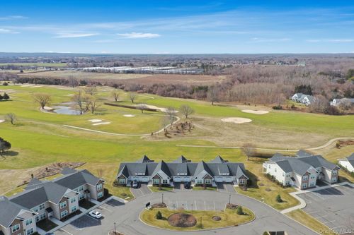 3104 Fox Hill Dr, Calverton, NY, 11933-1395 | Card Image