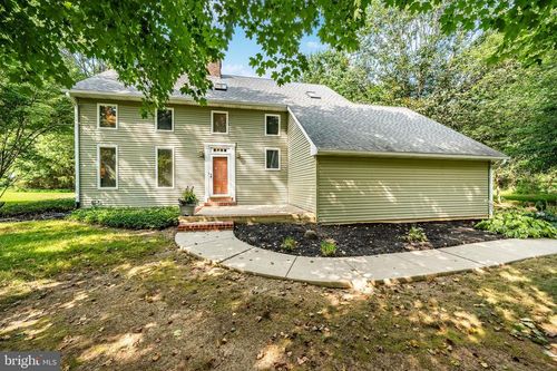 238 Mansion Rd, Elverson, PA, 19520-8723 | Card Image