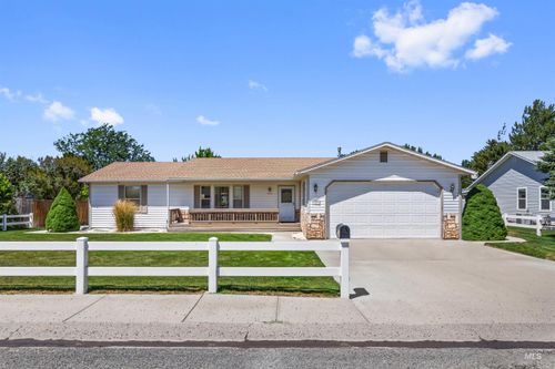 1004 W 5th St, Filer, ID, 83328-5335 | Card Image