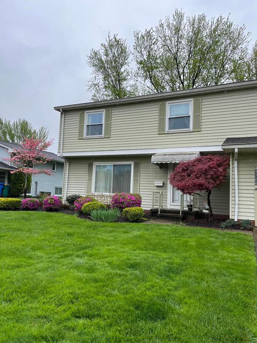 8706 Cliffwood Ct, Mentor, OH, 44060-2217 | Card Image