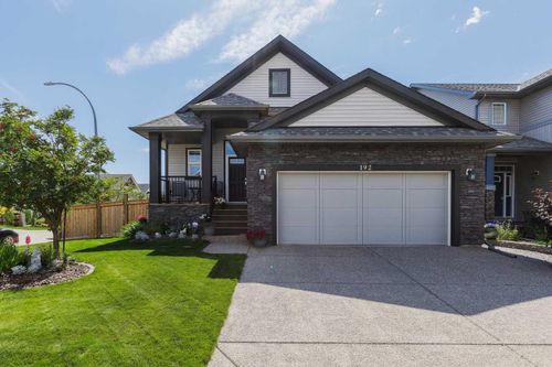 192 Heritage Boulevard, Cochrane, AB, T4C0S5 | Card Image
