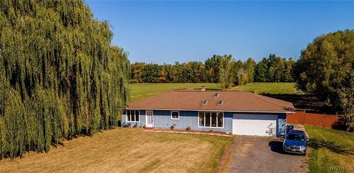 5427 Mapleton Rd, Lockport, NY, 14094-9295 | Card Image