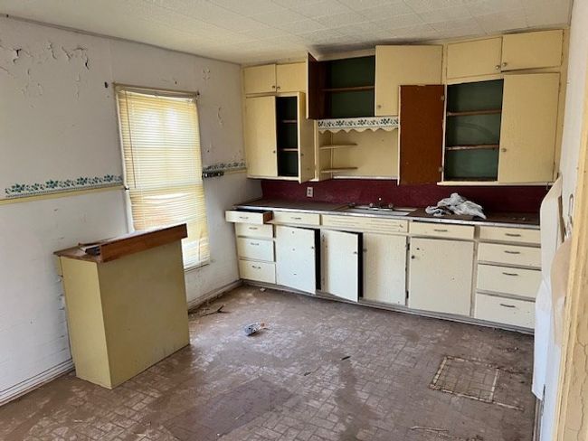 2711 Avenue V, House other with 3 bedrooms, 2 bathrooms and 3 parking in Snyder TX | Image 41