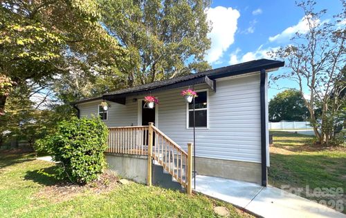 706 Hillside St, Kannapolis, NC, 28083-5232 | Card Image