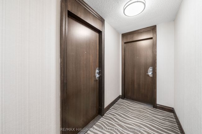 3501 - 19 Grand Trunk Cres, Condo with 1 bedrooms, 1 bathrooms and 1 parking in Toronto ON | Image 6