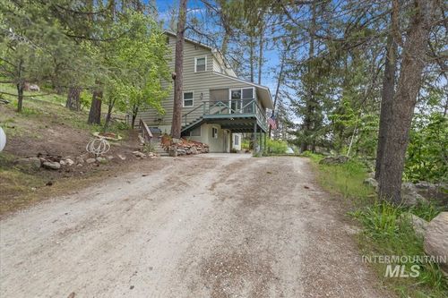 122 Warm Springs Rd, Garden Valley, ID, 83622-5076 | Card Image