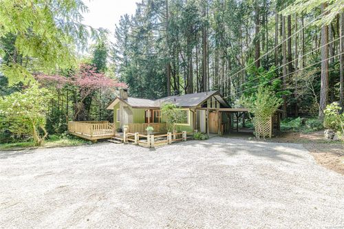 128 Sunset Dr, Salt Spring Island, BC, V8K1L3 | Card Image