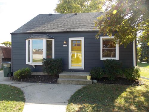 2309 E Leroy Avenue, Saint Francis, WI, 53235 | Card Image