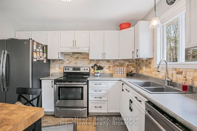 22 Laurier Blvd, House other with 3 bedrooms, 2 bathrooms and 4 parking in Tiny ON | Image 10