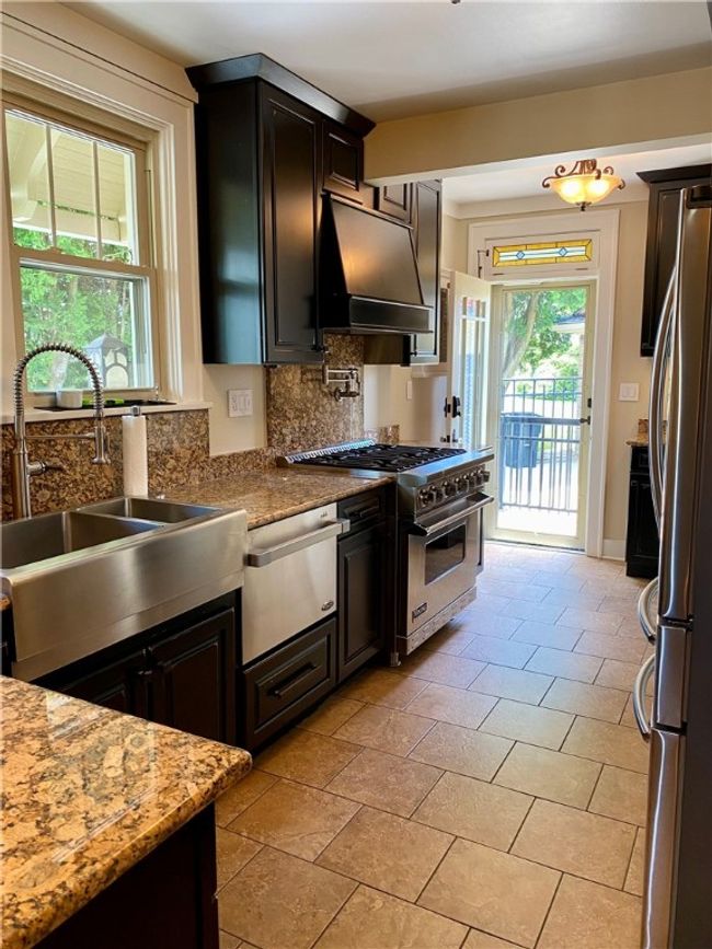 1138 Middle Rd, House other with 4 bedrooms, 3 bathrooms and 2 parking in Glenshaw PA | Image 4