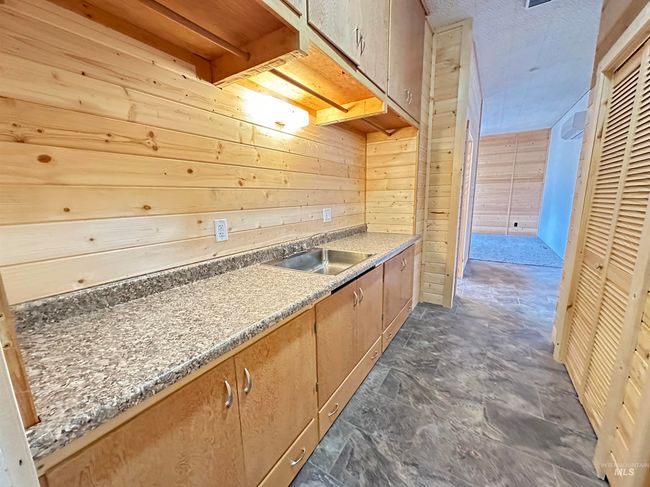 732 W Walnut St, Home with 7 bedrooms, 4 bathrooms and 6 parking in Genesee ID | Image 20