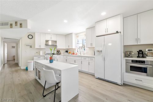 4982 Andover Dr, Las Vegas, NV, 89122-7110 | Card Image