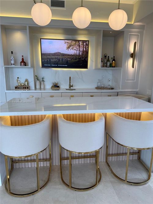 apt-2725-20355 34th Ct, Aventura, FL, 33180-3316 | Card Image