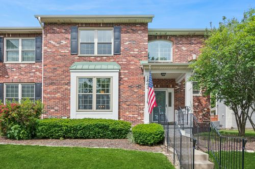 1869 Wagner Rd, Batavia, IL, 60510-9012 | Card Image